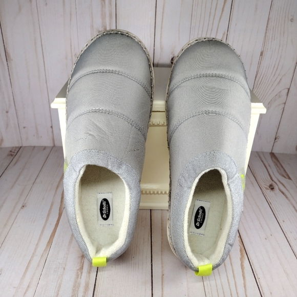 Dr. Scholl's "Cozy Vibes" Eco Conscious Slippers - Picture 3 of 9
